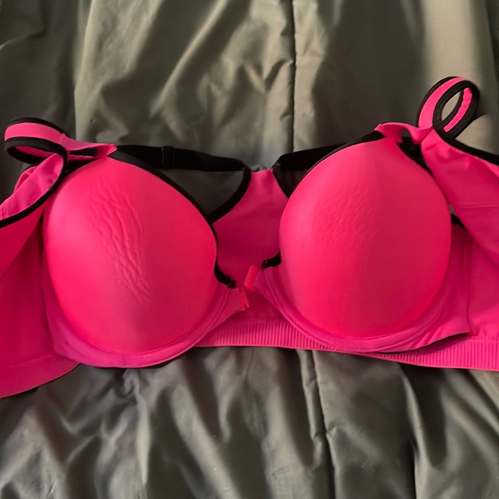 Sports bra